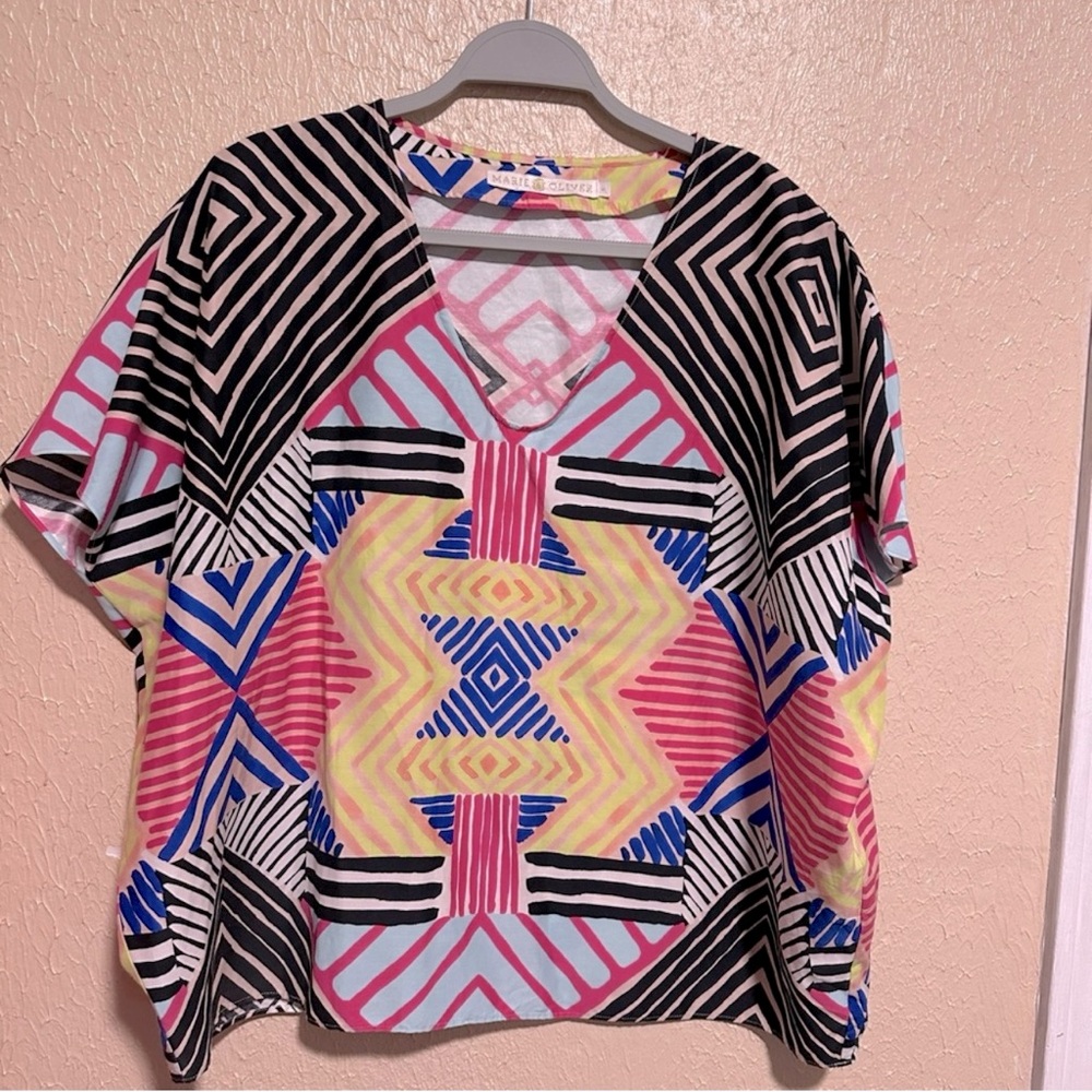 Marie Oliver Geometric V-Neck Top in Pink, Blue, Yellow, Black